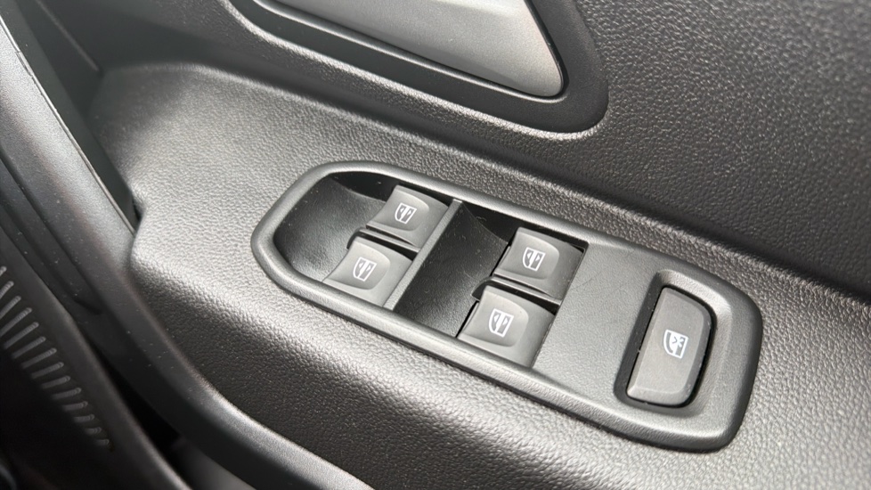 Dacia Duster 1.0 TCe 90 Expression 5dr Petrol Estate - Image 21