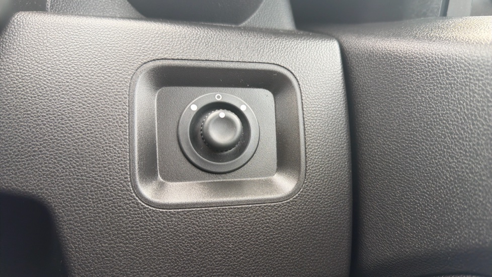 Dacia Duster 1.0 TCe 90 Expression 5dr Petrol Estate - Image 22