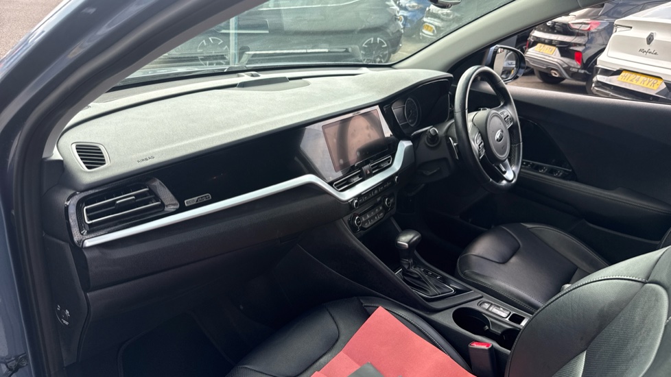 Kia Niro 1.6 GDi PHEV 3 5dr DCT Estate - Image 9