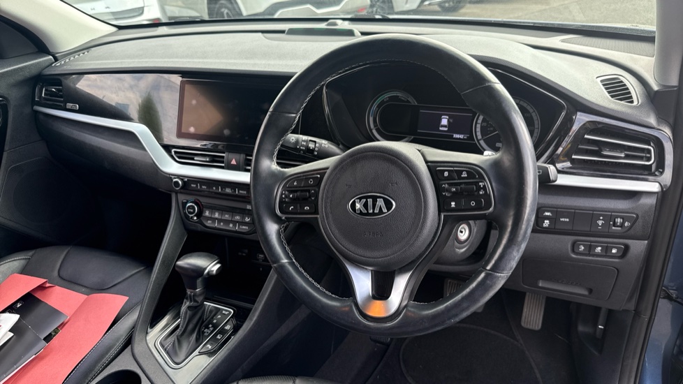 Kia Niro 1.6 GDi PHEV 3 5dr DCT Estate - Image 11