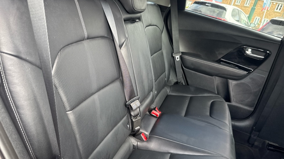 Kia Niro 1.6 GDi PHEV 3 5dr DCT Estate - Image 16
