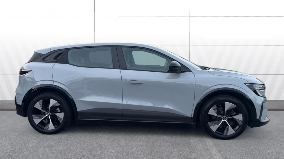 Renault Megane E-Tech EV60 160kW Equilibre 60kWh Optimum Charge 5dr Auto Electric Hatchback - Image 5