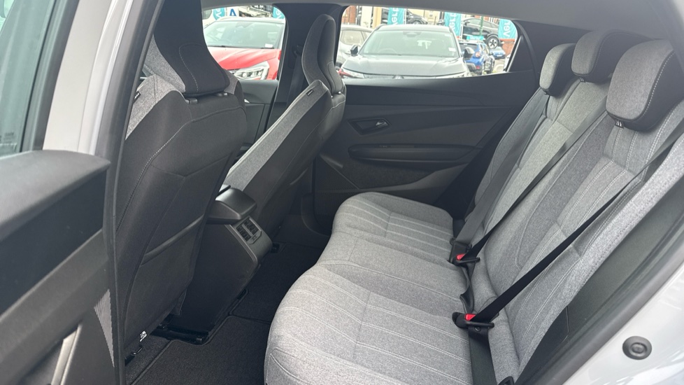 Renault Megane E-Tech EV60 160kW Equilibre 60kWh Optimum Charge 5dr Auto Electric Hatchback - Image 16
