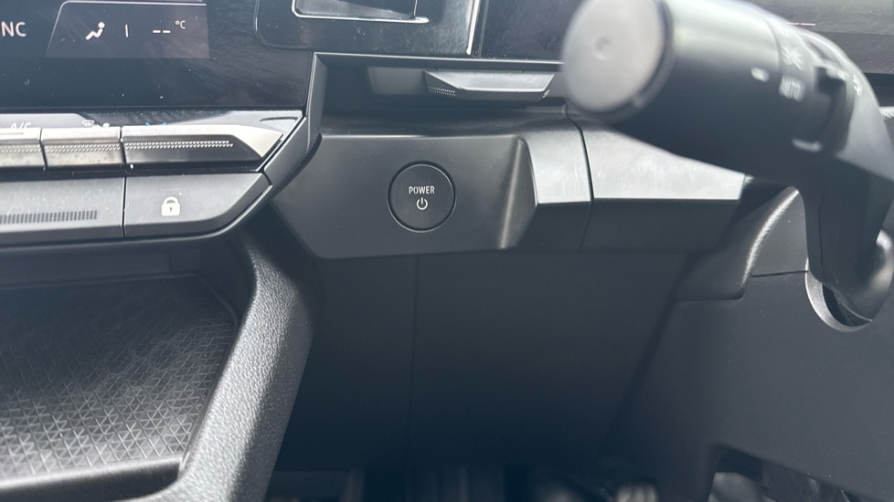 Renault Megane E-Tech EV60 160kW Equilibre 60kWh Optimum Charge 5dr Auto Electric Hatchback - Image 31