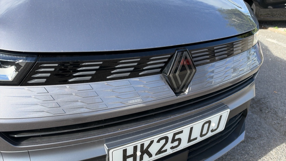 Renault Symbioz 1.6 E-Tech FHEV 145 Techno Esprit Alpine 5dr Auto Hybrid Estate - Image 8