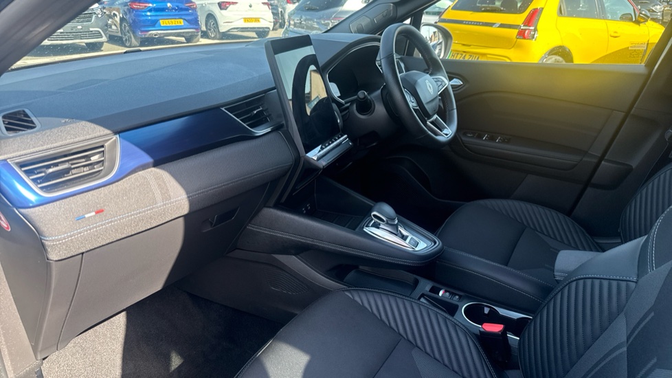 Renault Symbioz 1.6 E-Tech FHEV 145 Techno Esprit Alpine 5dr Auto Hybrid Estate - Image 9