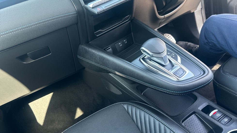 Renault Symbioz 1.6 E-Tech FHEV 145 Techno Esprit Alpine 5dr Auto Hybrid Estate - Image 13