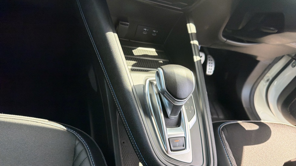 Renault Symbioz 1.6 E-Tech FHEV 145 Techno Esprit Alpine 5dr Auto Hybrid Estate - Image 13