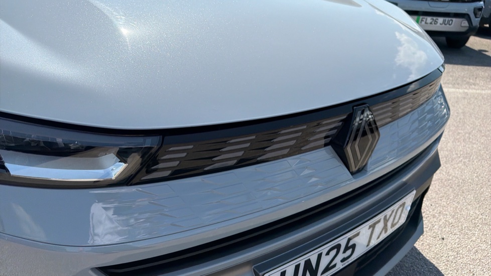 Renault Symbioz 1.6 E-Tech FHEV 145 Techno Esprit Alpine 5dr Auto Hybrid Estate - Image 8