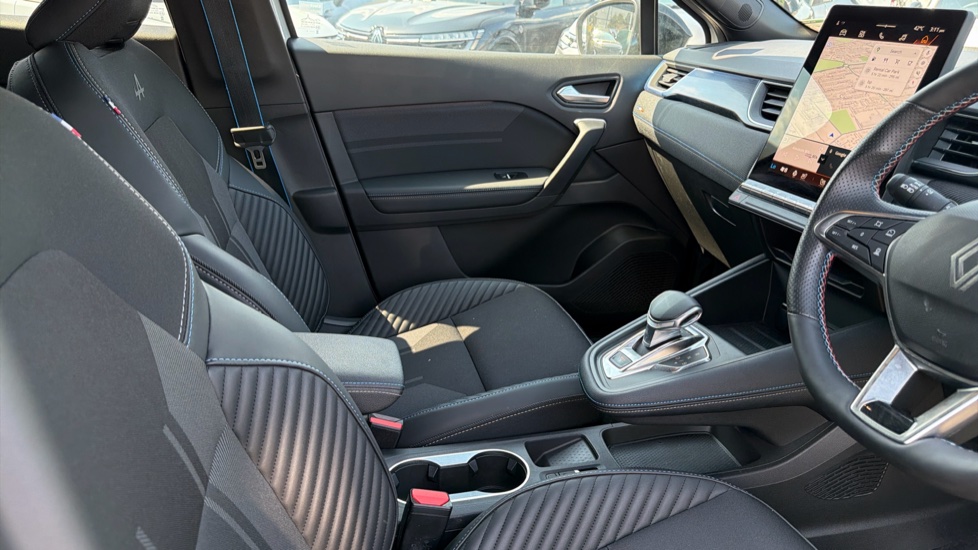 Renault Symbioz 1.6 E-Tech FHEV 145 Techno Esprit Alpine 5dr Auto Hybrid Estate - Image 14