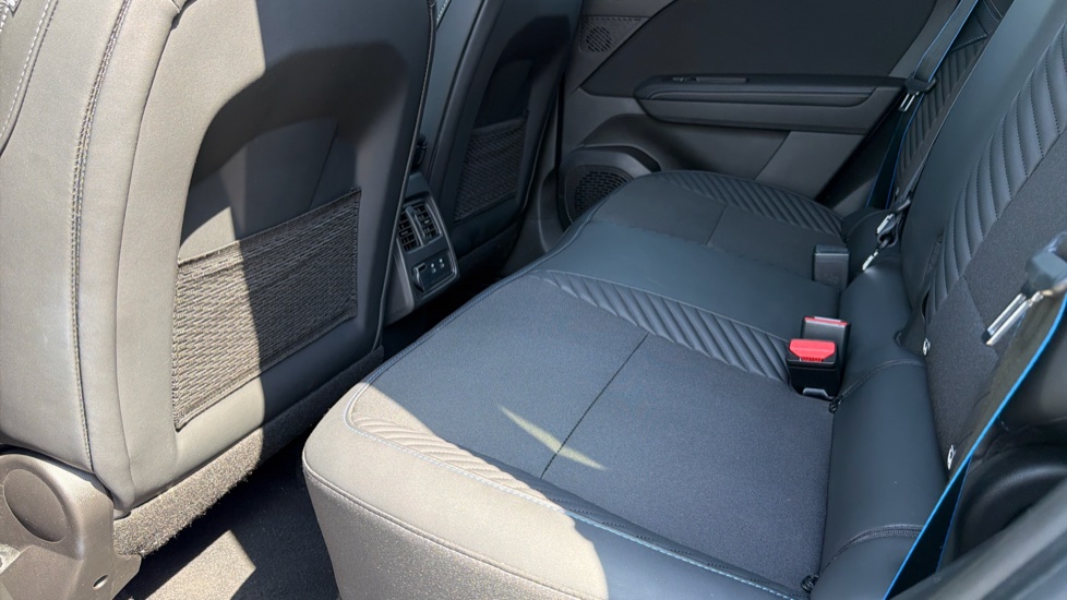 Renault Symbioz 1.6 E-Tech FHEV 145 Techno Esprit Alpine 5dr Auto Hybrid Estate - Image 16