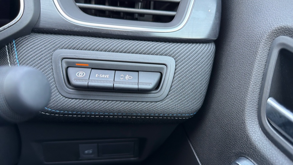 Renault Symbioz 1.6 E-Tech FHEV 145 Techno Esprit Alpine 5dr Auto Hybrid Estate - Image 23