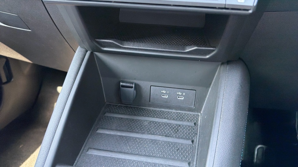 Renault Symbioz 1.6 E-Tech FHEV 145 Techno Esprit Alpine 5dr Auto Hybrid Estate - Image 30