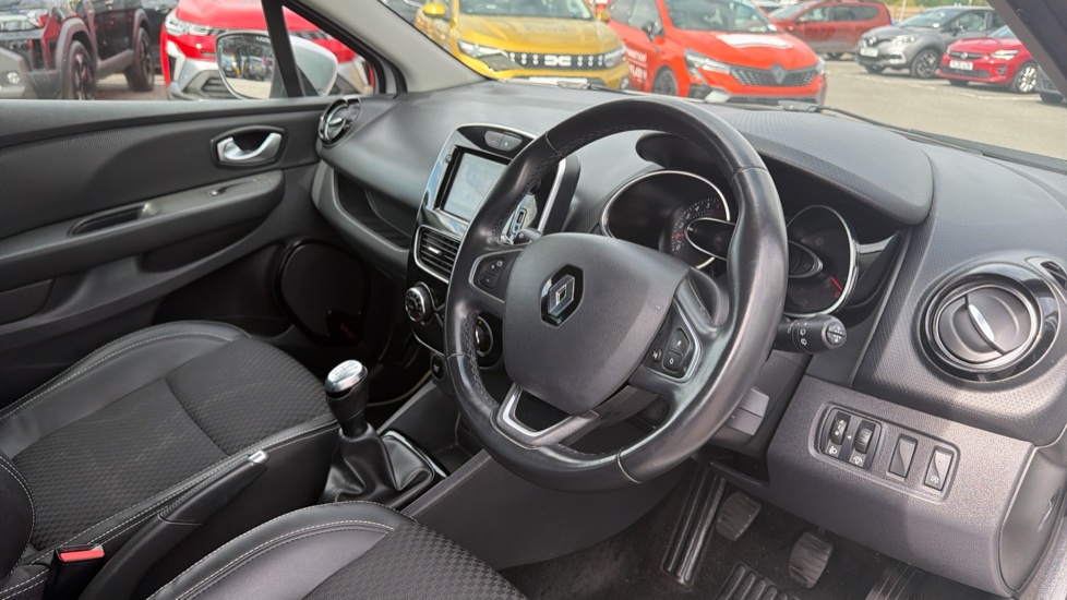 Renault Clio 0.9 TCE 90 GT Line 5dr Petrol Hatchback - Image 11