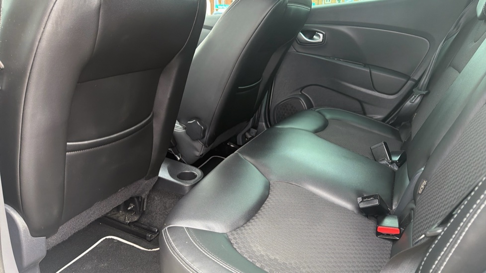 Renault Clio 0.9 TCE 90 GT Line 5dr Petrol Hatchback - Image 16