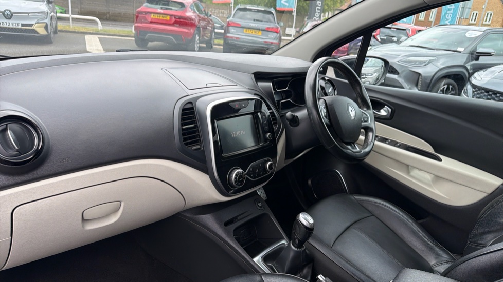 Renault Captur 0.9 TCE 90 GT Line 5dr Petrol Hatchback - Image 9