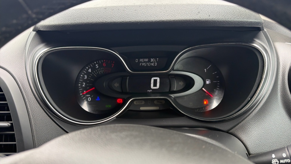 Renault Captur 0.9 TCE 90 GT Line 5dr Petrol Hatchback - Image 18