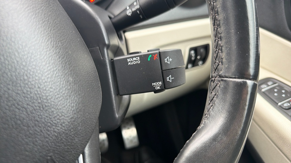 Renault Captur 0.9 TCE 90 GT Line 5dr Petrol Hatchback - Image 26