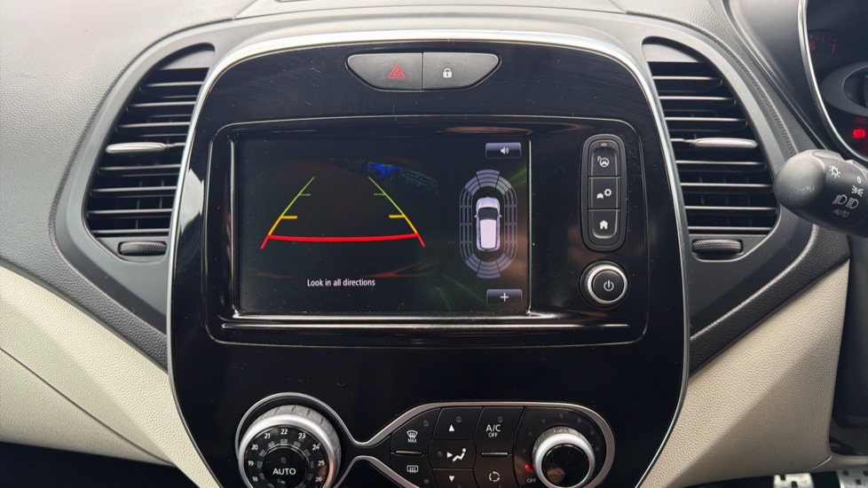 Renault Captur 0.9 TCE 90 GT Line 5dr Petrol Hatchback - Image 28