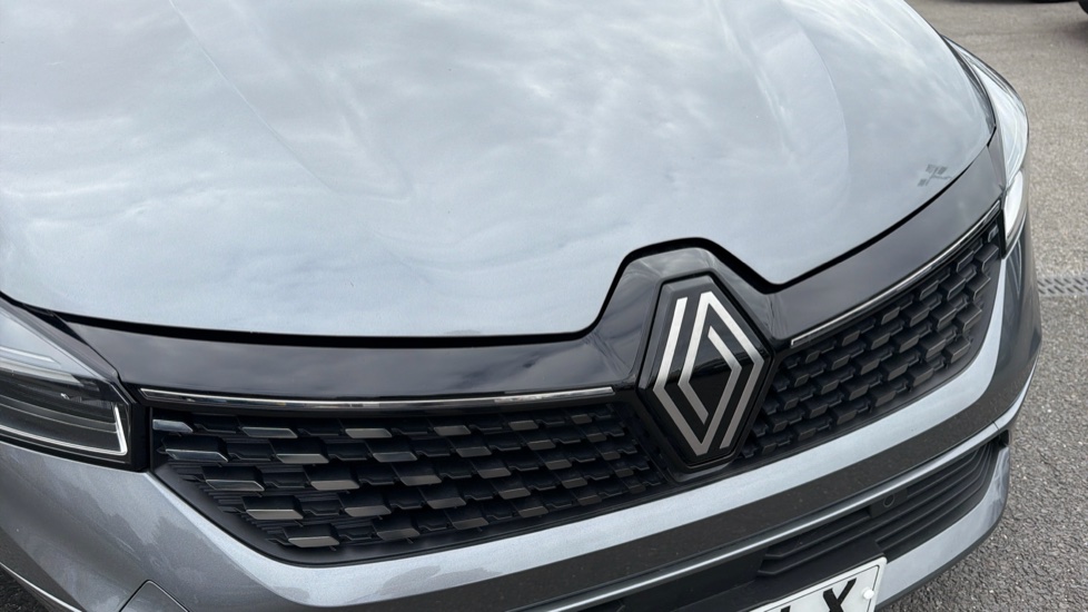 Renault Clio 1.0 TCe 90 Techno 5dr Petrol Hatchback - Image 8
