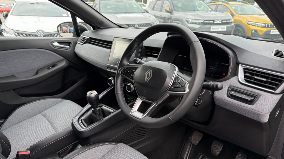 Renault Clio 1.0 TCe 90 Techno 5dr Petrol Hatchback - Image 11