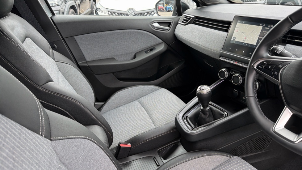 Renault Clio 1.0 TCe 90 Techno 5dr Petrol Hatchback - Image 14