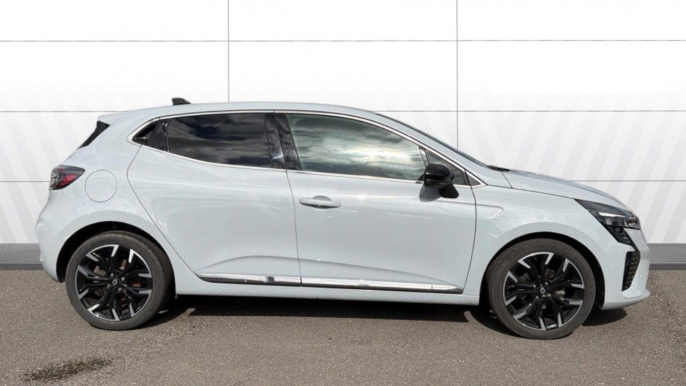 Renault Clio 1.0 TCe 90 Techno 5dr Petrol Hatchback - Image 5