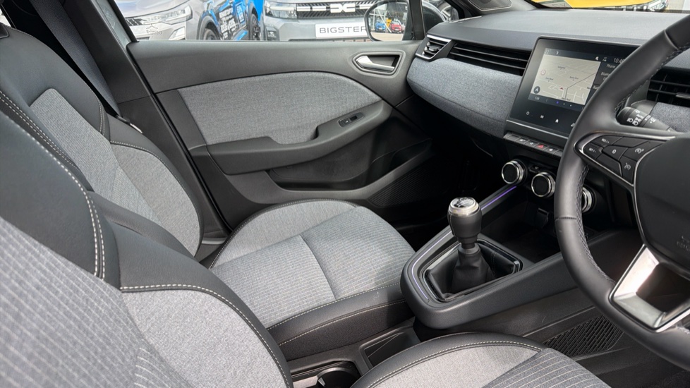 Renault Clio 1.0 TCe 90 Techno 5dr Petrol Hatchback - Image 14