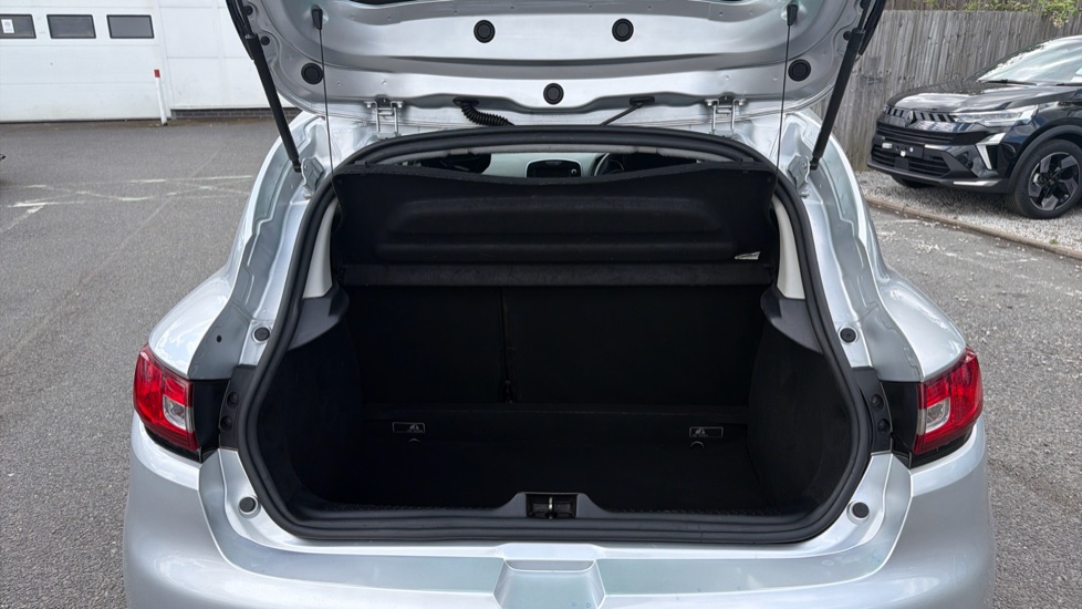 Renault Clio 0.9 TCE 90 Iconic 5dr Petrol Hatchback - Image 4
