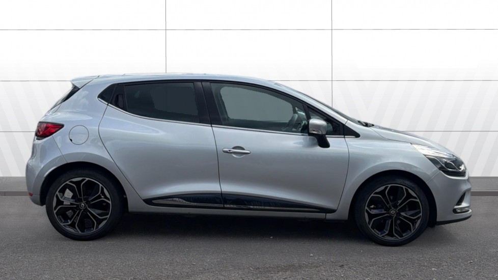 Renault Clio 0.9 TCE 90 Iconic 5dr Petrol Hatchback - Image 5