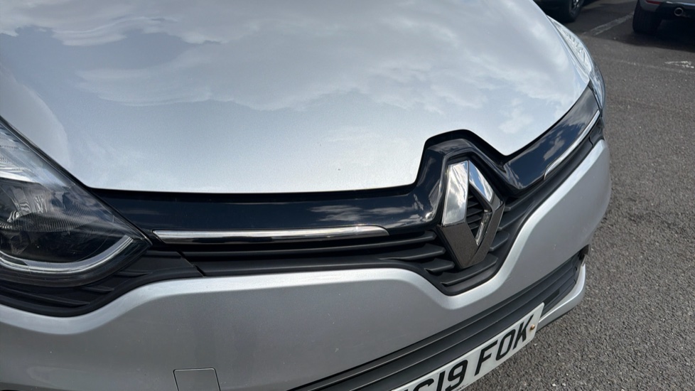 Renault Clio 0.9 TCE 90 Iconic 5dr Petrol Hatchback - Image 8