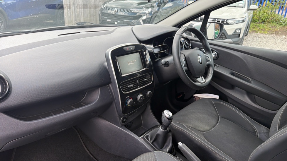 Renault Clio 0.9 TCE 90 Iconic 5dr Petrol Hatchback - Image 9