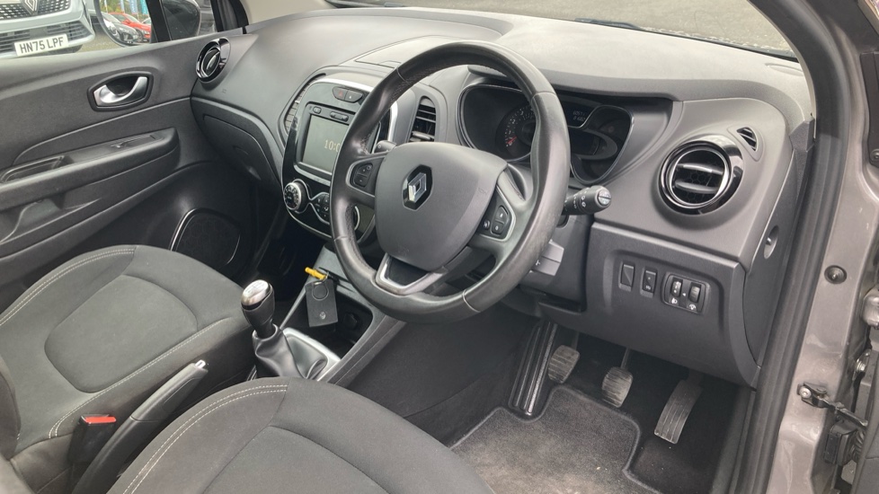 Renault Captur 1.5 dCi 90 Iconic 5dr Diesel Hatchback - Image 11