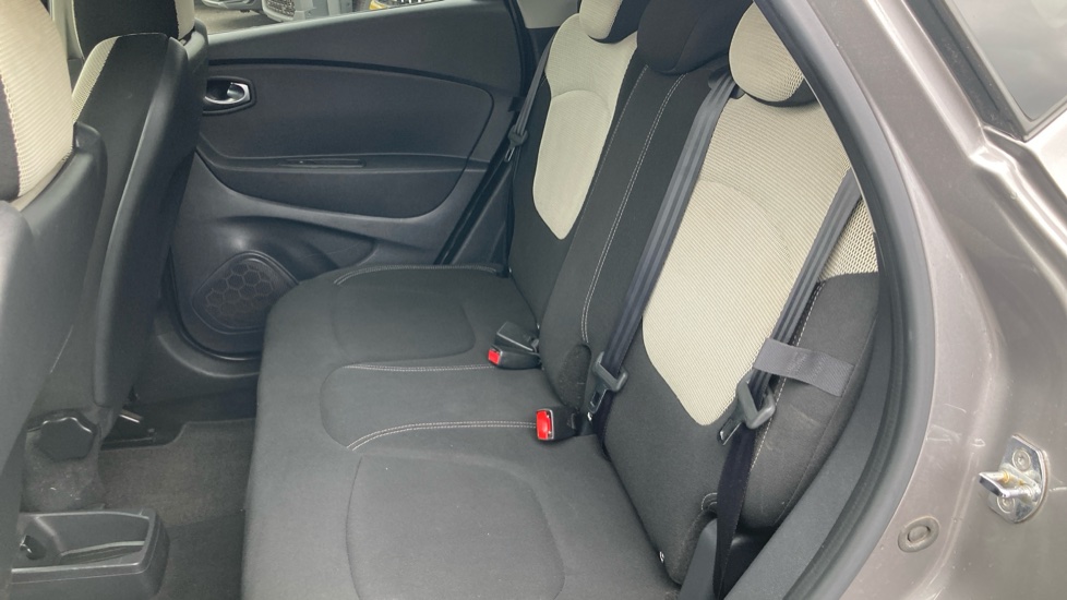 Renault Captur 1.5 dCi 90 Iconic 5dr Diesel Hatchback - Image 16