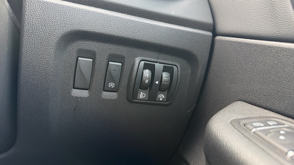 Renault Captur 1.5 dCi 90 GT Line 5dr Diesel Hatchback - Image 22