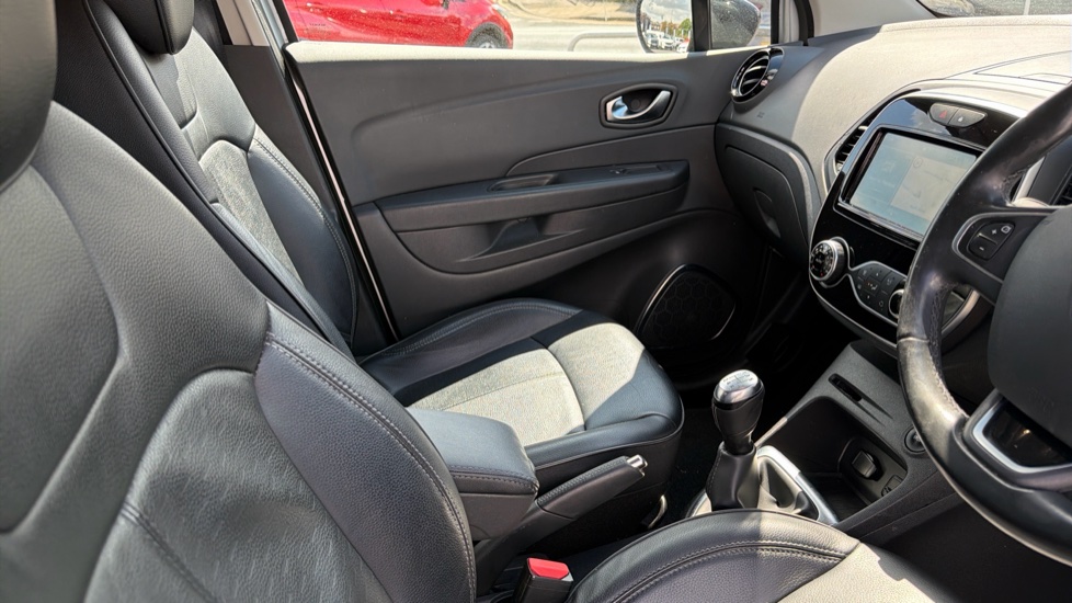 Renault Captur 1.5 dCi 90 GT Line 5dr Diesel Hatchback - Image 14
