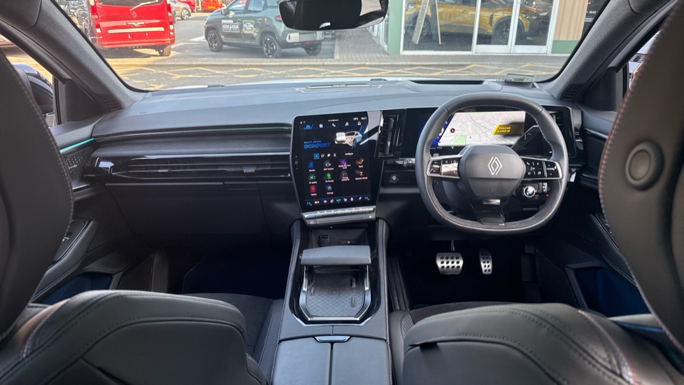 Renault Rafale E-Tech FHEV Iconic Esprit Alpine 5dr Auto 4C Hybrid Estate - Image 10
