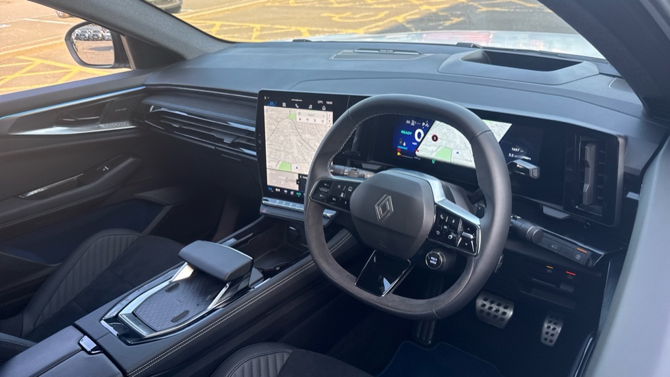 Renault Rafale E-Tech FHEV Iconic Esprit Alpine 5dr Auto 4C Hybrid Estate - Image 11