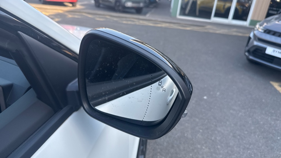 Renault Rafale E-Tech FHEV Iconic Esprit Alpine 5dr Auto 4C Hybrid Estate - Image 21