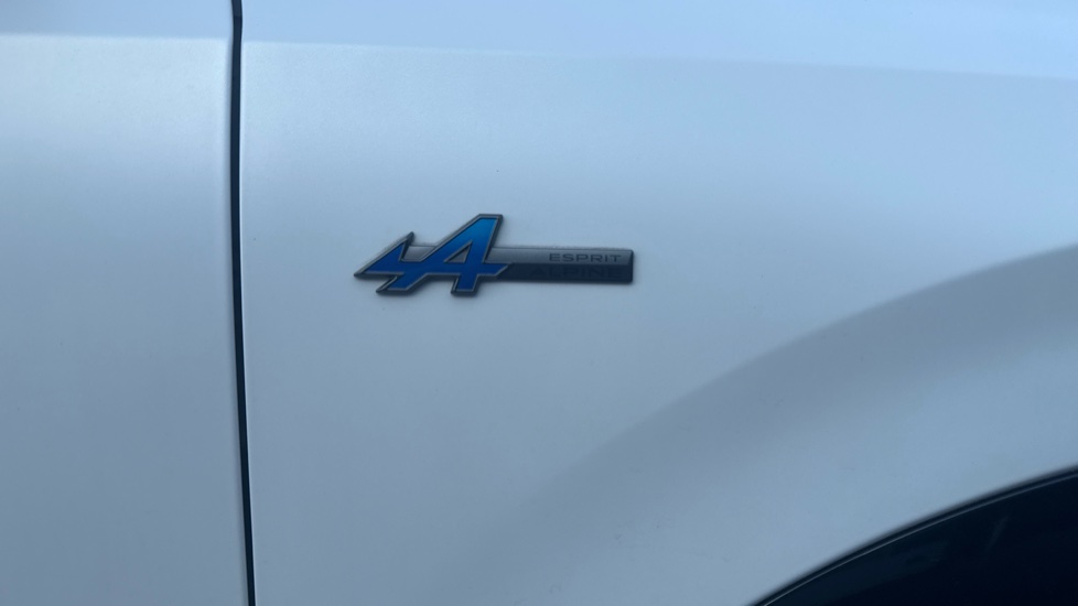 Renault Rafale E-Tech FHEV Iconic Esprit Alpine 5dr Auto 4C Hybrid Estate - Image 22