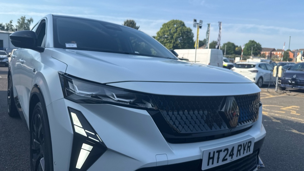 Renault Rafale E-Tech FHEV Iconic Esprit Alpine 5dr Auto 4C Hybrid Estate - Image 27
