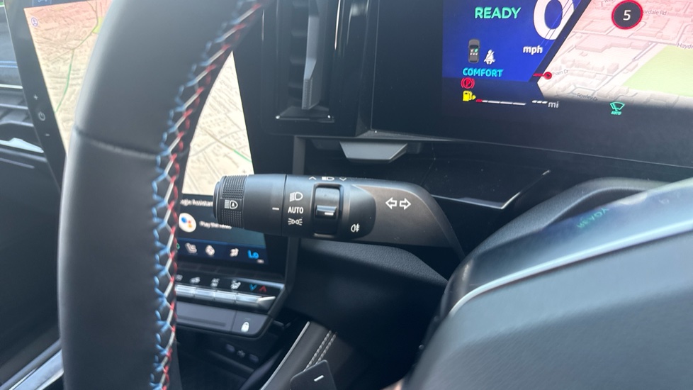 Renault Rafale E-Tech FHEV Iconic Esprit Alpine 5dr Auto 4C Hybrid Estate - Image 33