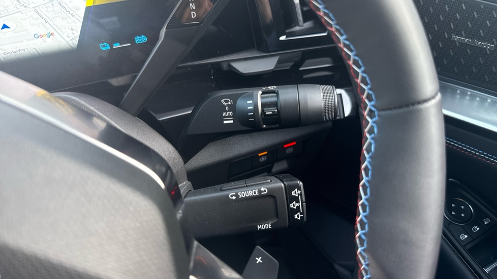 Renault Rafale E-Tech FHEV Iconic Esprit Alpine 5dr Auto 4C Hybrid Estate - Image 34