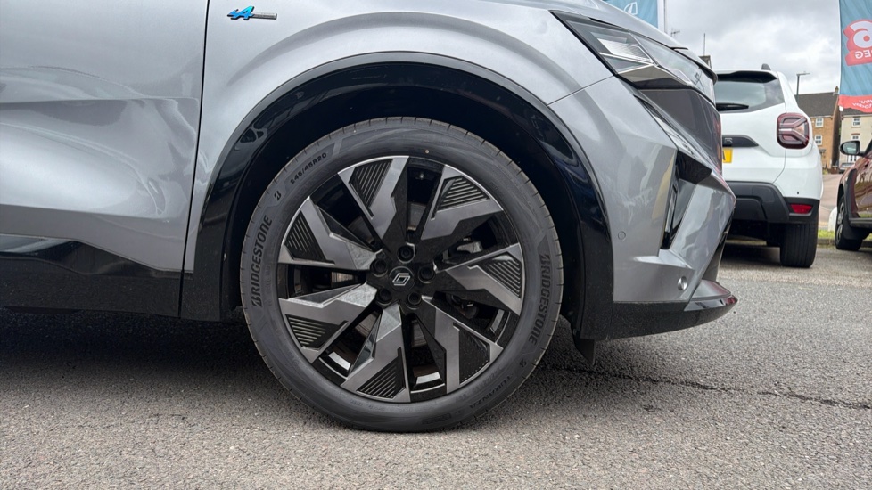 Renault Rafale E-Tech FHEV Iconic Esprit Alpine 5dr Auto 4C Hybrid Estate - Image 7