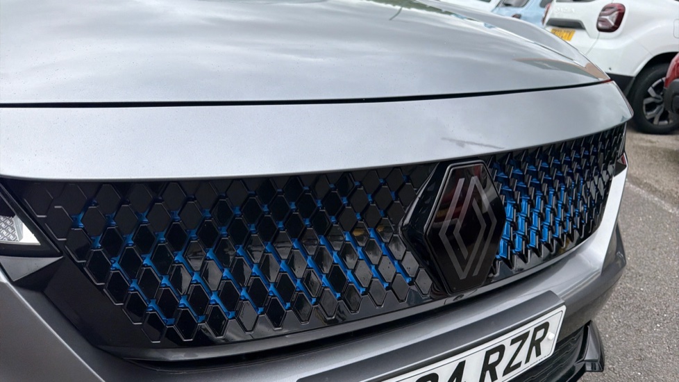Renault Rafale E-Tech FHEV Iconic Esprit Alpine 5dr Auto 4C Hybrid Estate - Image 8