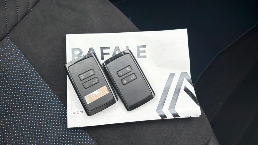 Renault Rafale E-Tech FHEV Iconic Esprit Alpine 5dr Auto 4C Hybrid Estate - Image 19