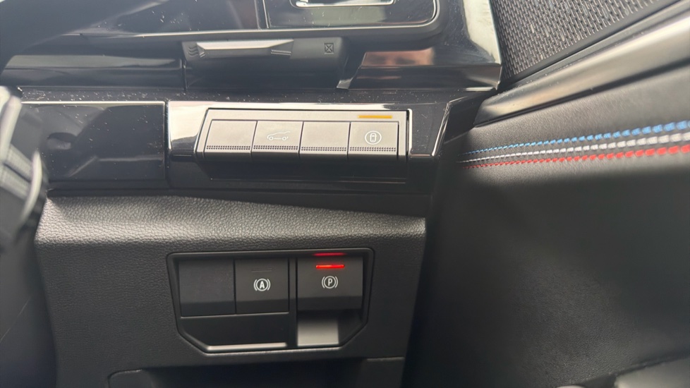 Renault Rafale E-Tech FHEV Iconic Esprit Alpine 5dr Auto 4C Hybrid Estate - Image 23