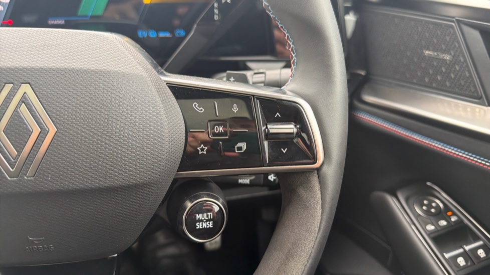 Renault Rafale E-Tech FHEV Iconic Esprit Alpine 5dr Auto 4C Hybrid Estate - Image 24