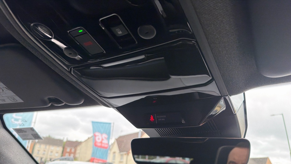 Renault Rafale E-Tech FHEV Iconic Esprit Alpine 5dr Auto 4C Hybrid Estate - Image 31
