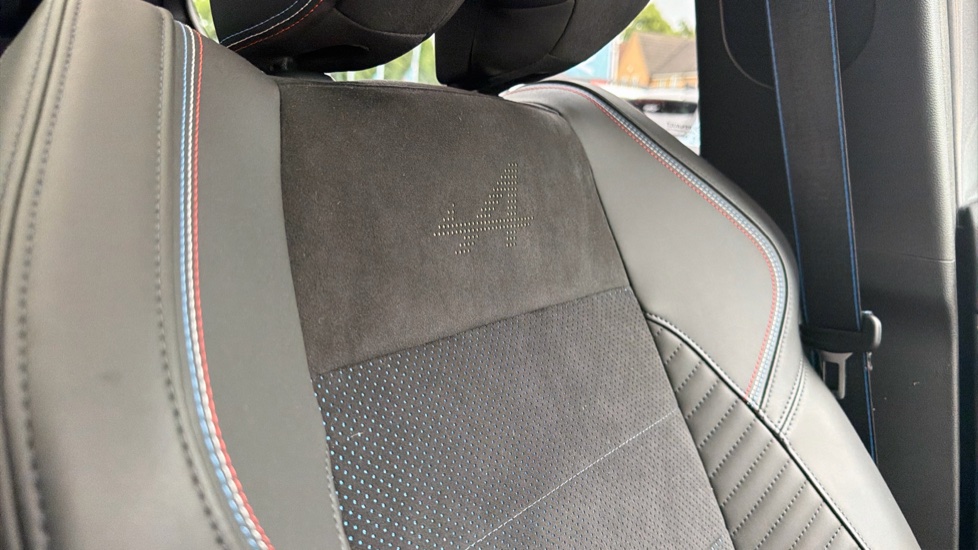 Renault Rafale E-Tech FHEV Iconic Esprit Alpine 5dr Auto 4C Hybrid Estate - Image 33